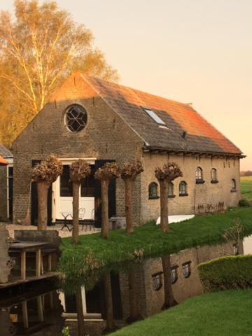 Отель · B&B De Beijersche Stee, Logies aan de Waterkant, Stolwijk