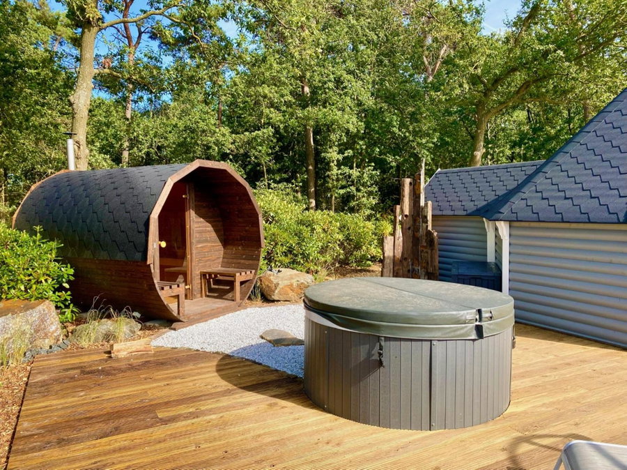 Luxe Finse Kota met Jacuzzi en SaunaBarrel de Zandhoef, Eersel, The Netherlands
