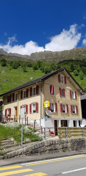 Gästehaus Alpenglühn, Meien, Suiza