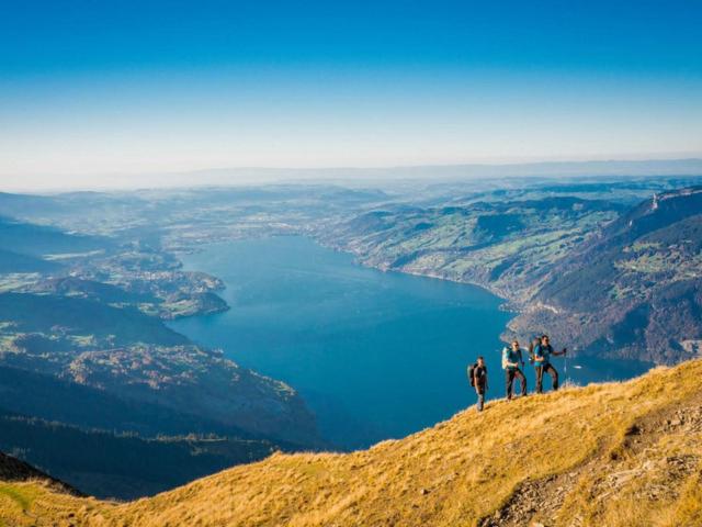 Schöne Ferienwohnung mit Seeblick, Thun, Suiza