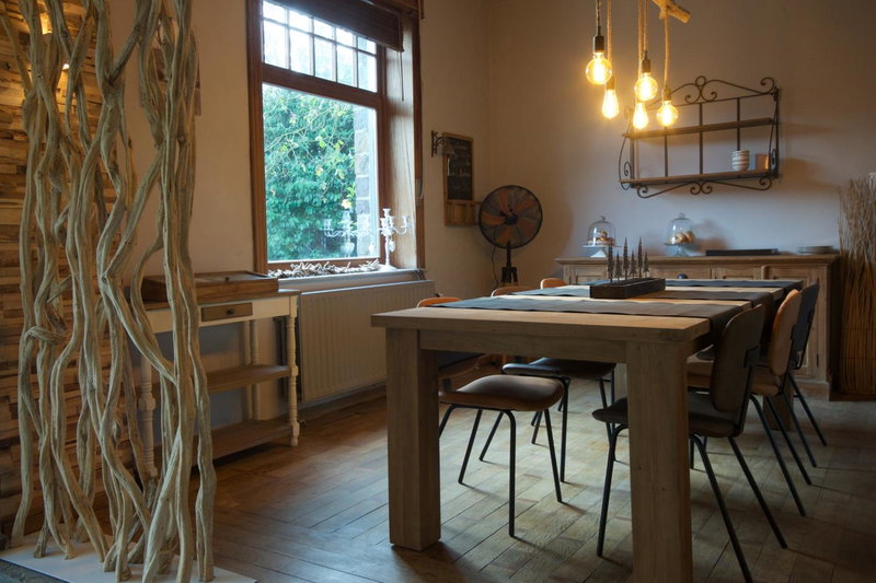 L'Ancienne Poste - chambres d'hôtes et table de dégustation, Marloie, Бельгия