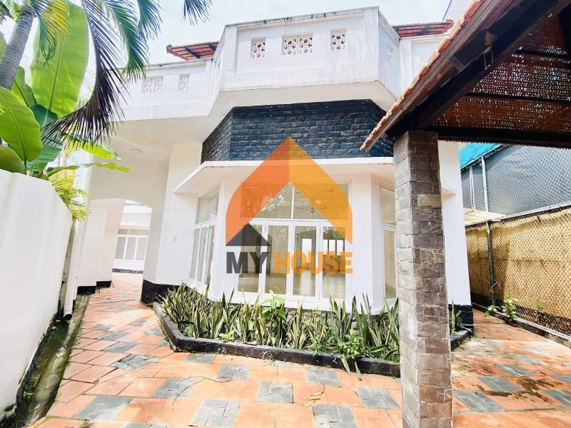 House for rent in Ho Chi Minh, Vietnam · District 2 · 4 rooms, 3 baths