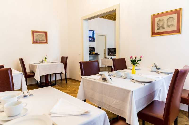 Hotel Golden Lamb, Karlovy Vary, Czechia