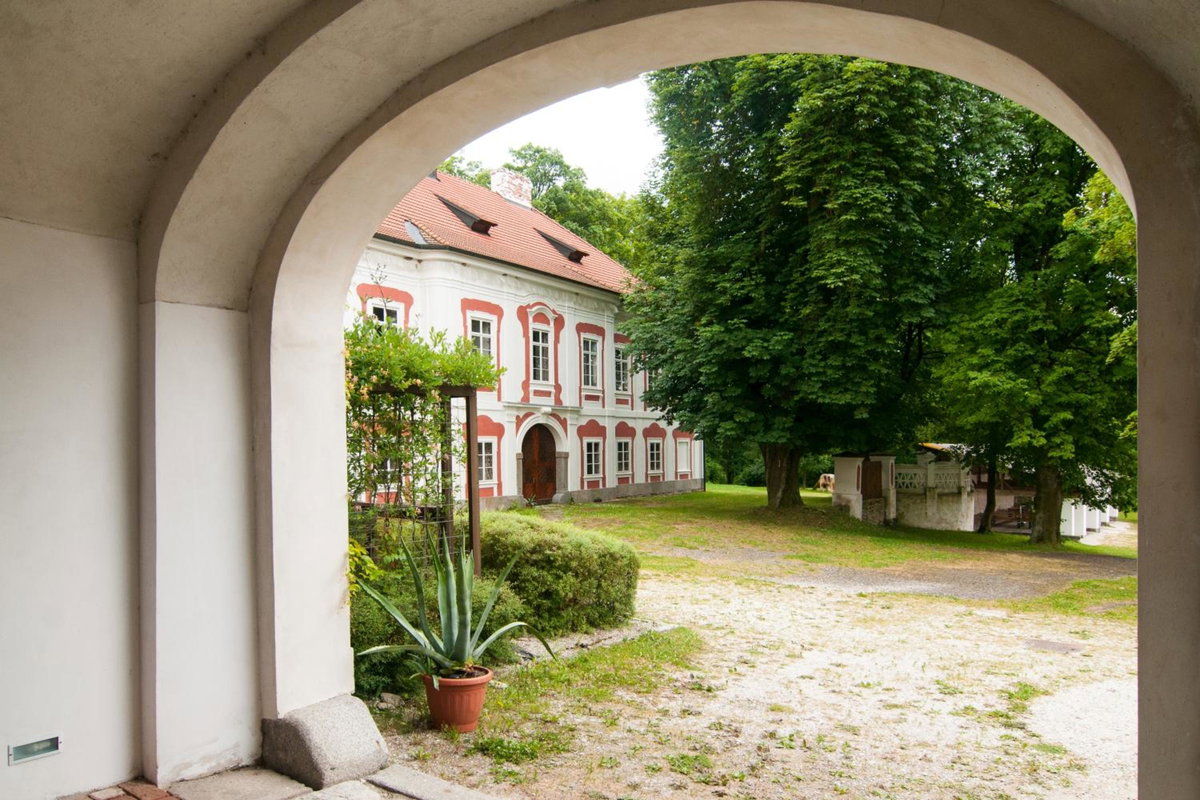 Hotel · HolidayPark Mlázovy, Kolinec
