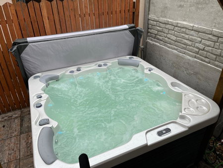 Sklep na Správném místě - degustace, ubytování a wellness, Brod nad Dyjí, Czechia