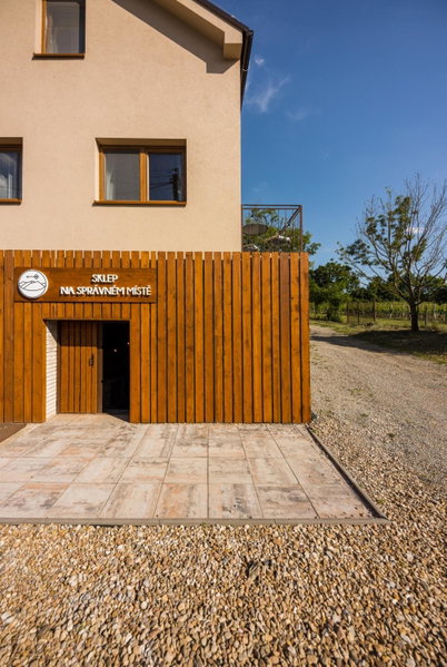 Sklep na Správném místě - degustace, ubytování a wellness, Brod nad Dyjí, Czechia