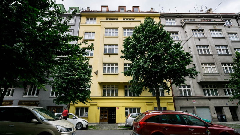 Flying Bed Apartment close to Prague Castle and Airport, Prague, Czechia
