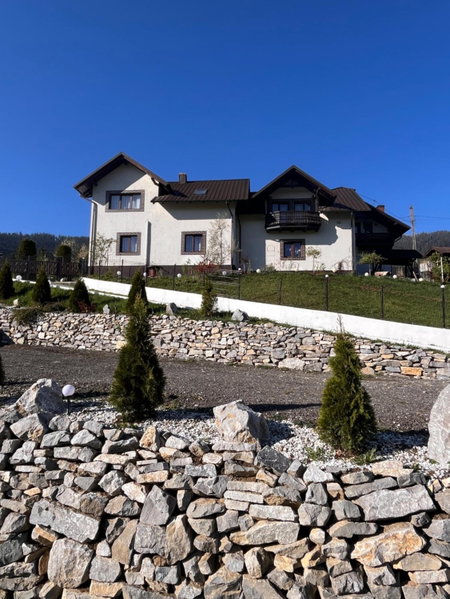 Casa de pe Deal, Sadova, Romania