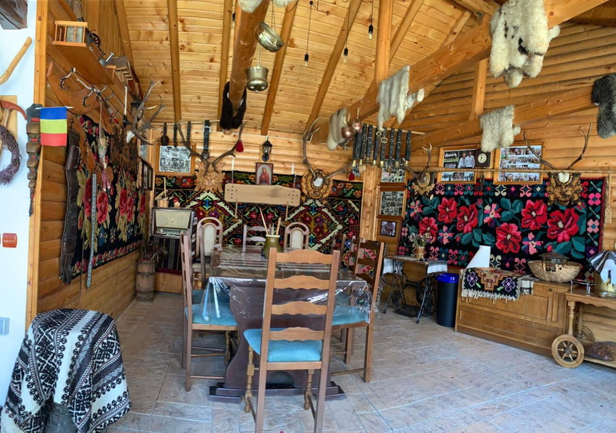 Casa de pe Deal, Sadova, Romania