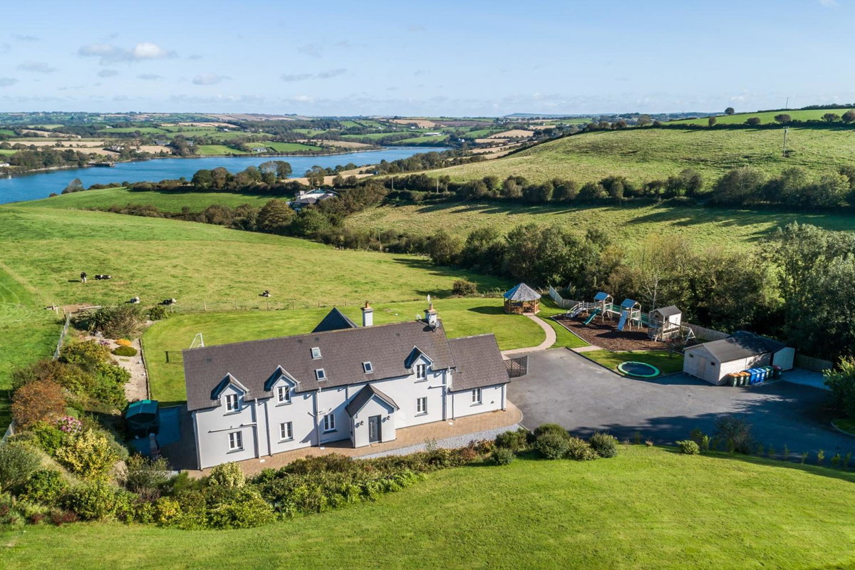 Hotel · Four Winds,Kinsale Town,Exquisite holiday homes,sleeps 26, Kinsale