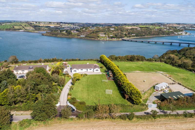 Marina views, Kinsale, Hosted by Exquisite holiday homes, sleeps 20, Kinsale, Irlande