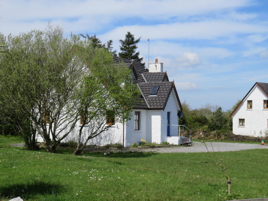 Letterfrack Farm Cottage in village on a farm beside Connemara National Park, Letterfrack, Irlande