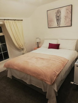 Ardhill House The Diamond, in the Heart of Ardara Town , F94 C7X9, Ardara, Irlanda