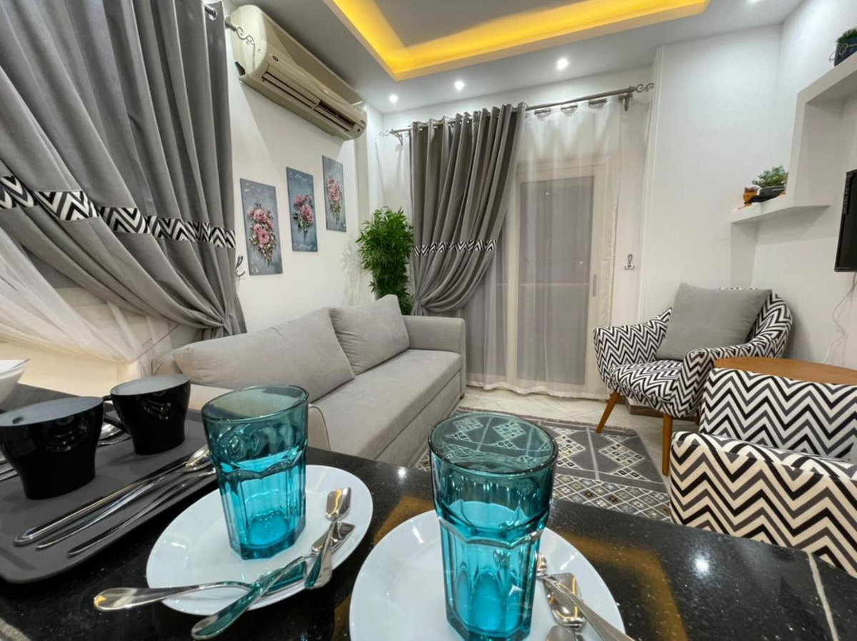 Apartment Overlooking North Teseen Street, Ägypten