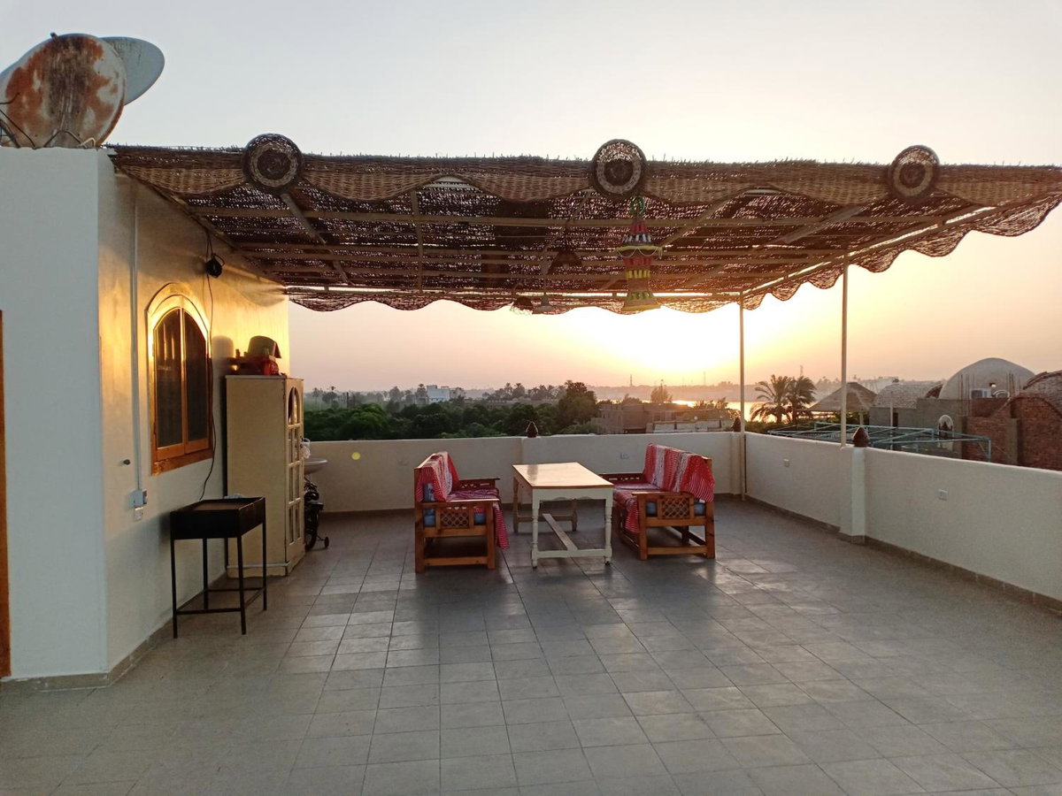 Отель · The Magic of Luxor private studio apartment on the rooftop, Luxor