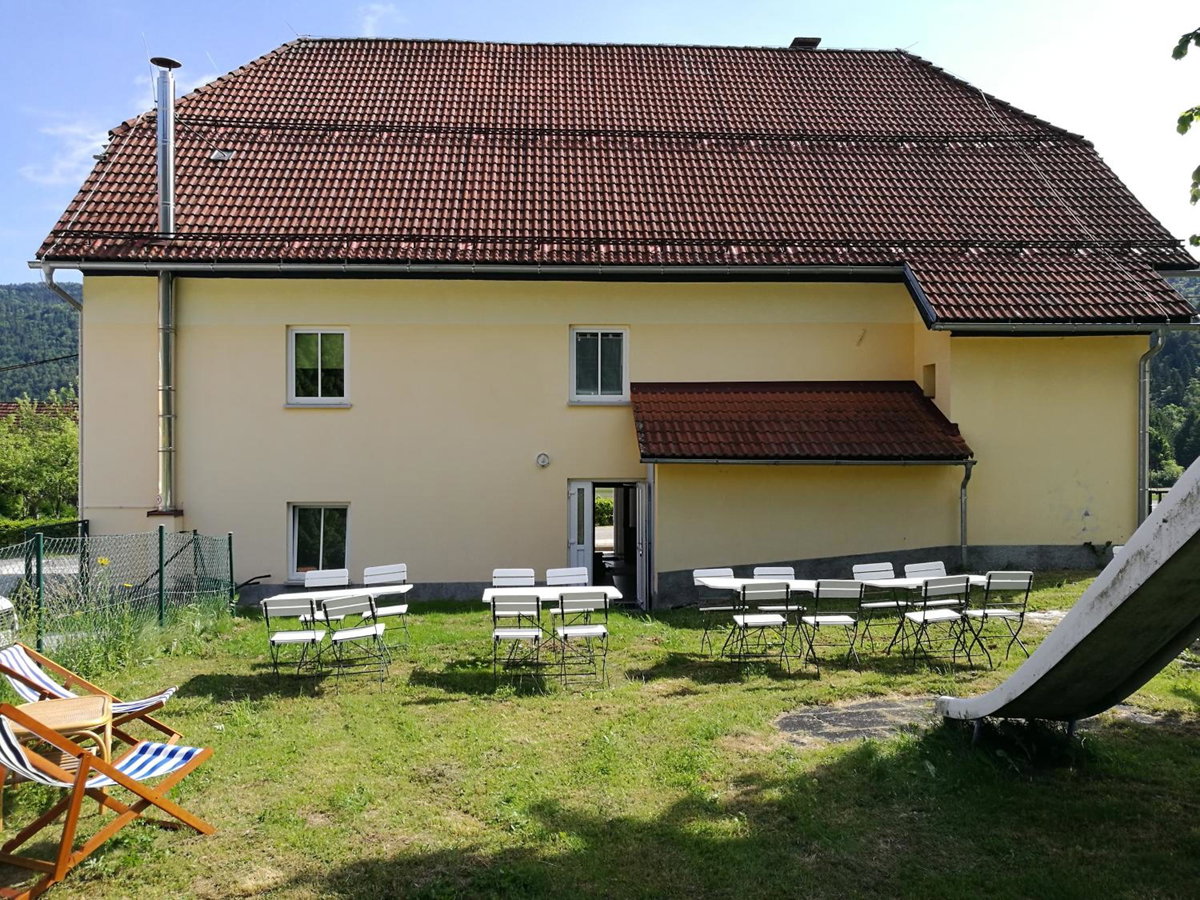 Hotel · Počitniška hiša Ostrnica, Hrib-Loški Potok