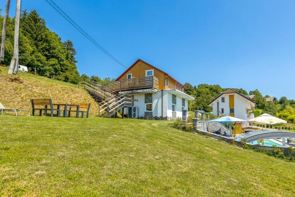 Three Stars Luxury House ART-PE with pool and SPA pool, Slovenia