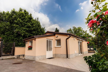 Casa Badiha, Zgornje Škofije, Словения