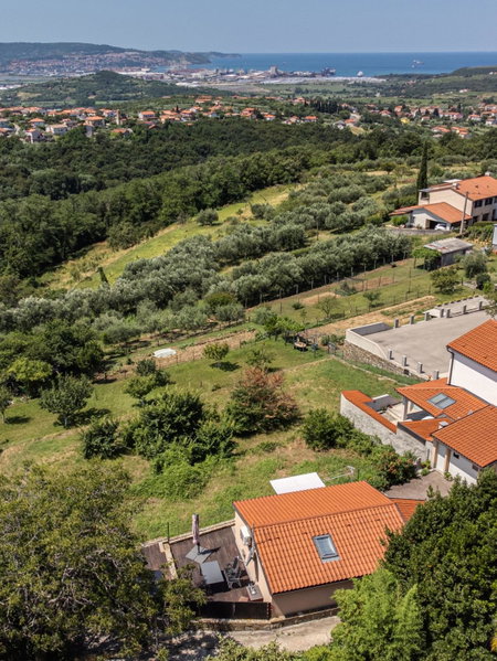 Casa Badiha, Zgornje Škofije, Словения