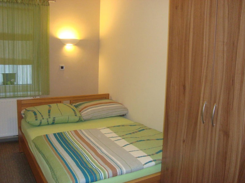 Hostel Plus Caffe, Petrovče, Словения