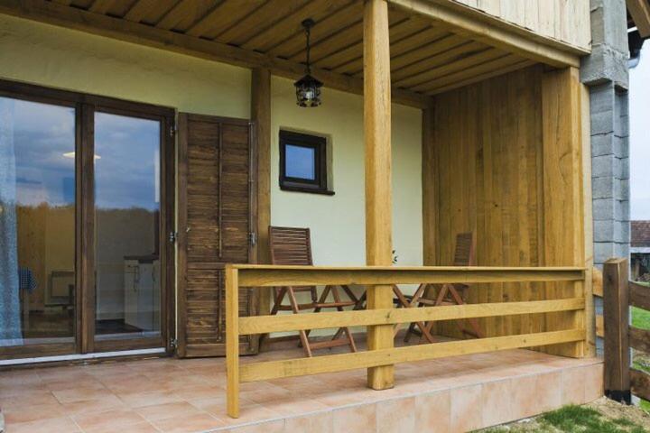 Apartments Mali Raj, Dolenci, Slovenia