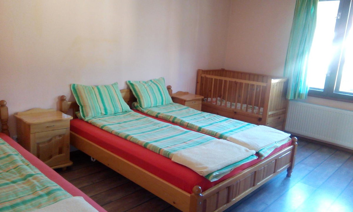 Hotel · Guest House Lorian, Madzhare