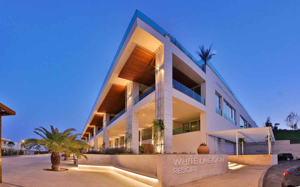 Hotel · White Lagoon Resort - All Inclusive, Kavarna