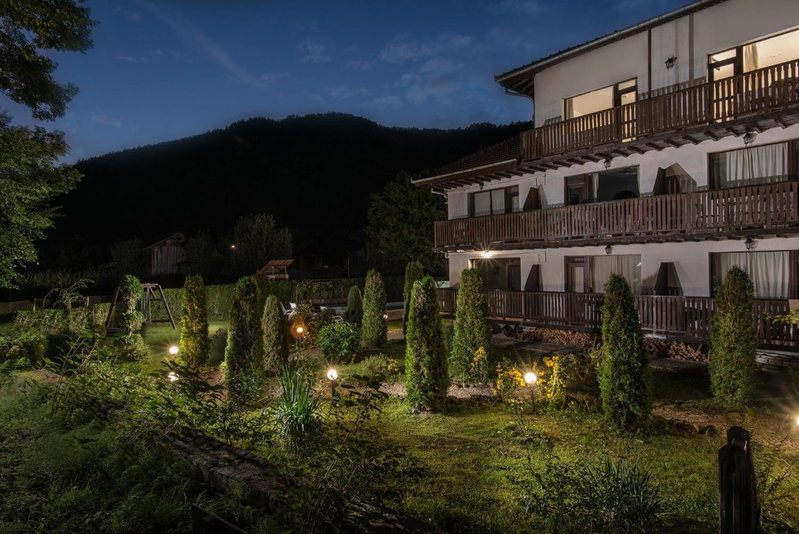 Bile - Family Hotel & Gastro Bar, Beli Osŭm, Bulgaria