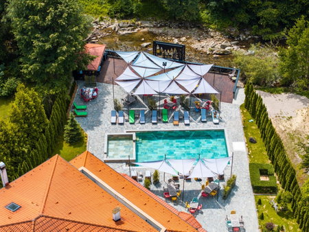 Valevtsi Mount Lodge - 365 days hot outdoor pool -, Valevtsi, Bulgaria
