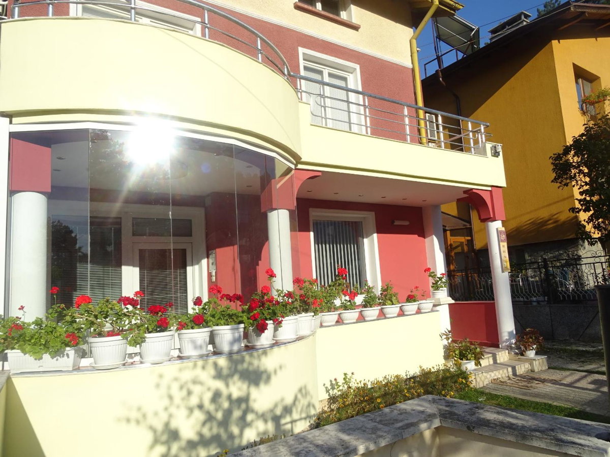 Hotel · Стаи за гости Ве-Бо-Ли**, Bankya