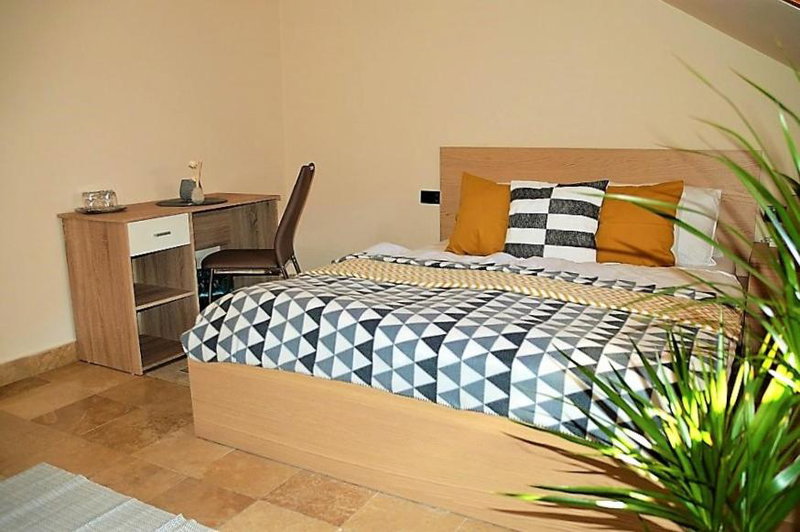 Downtown Apartments with shared kitchen, Győr, Hungary