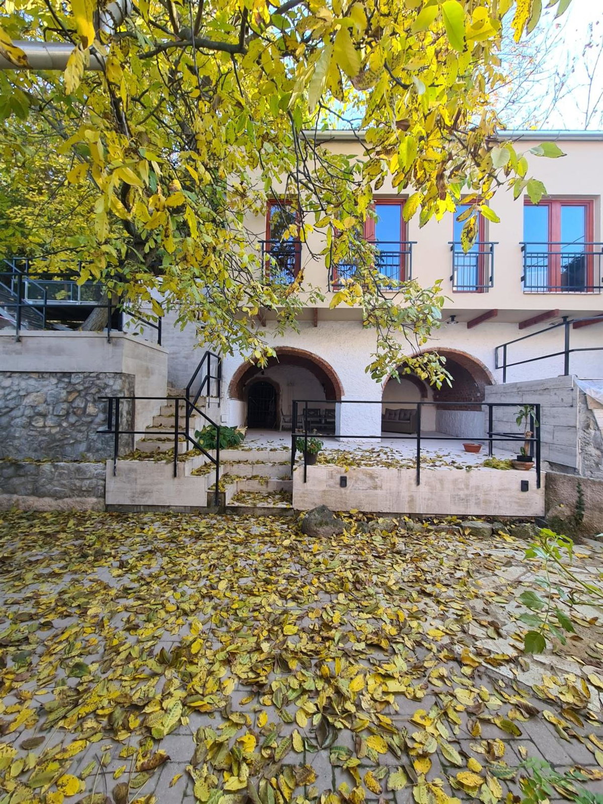 Palantír Panzió, Венгрия