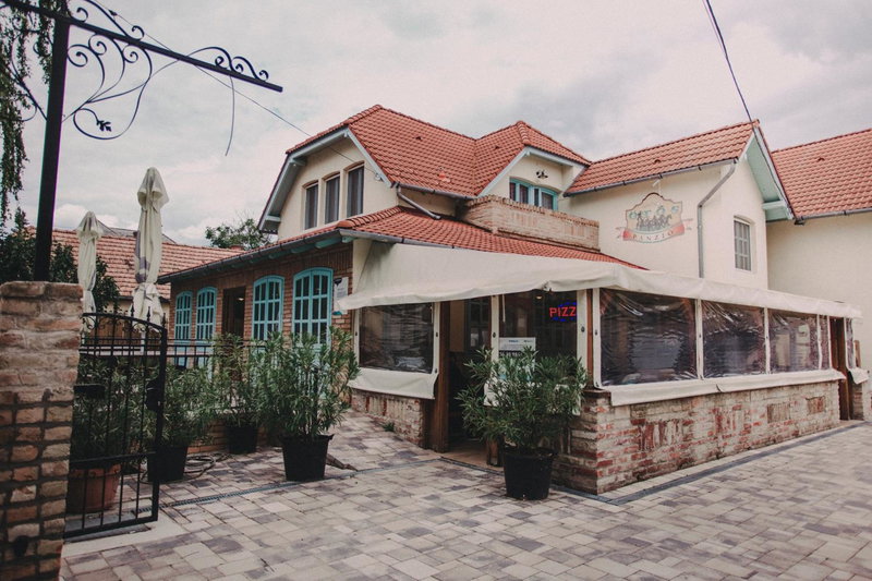 Ötösfogat Panzió, Siófok, Hungary