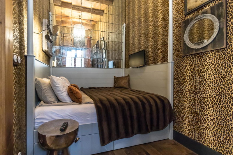 Castle Downtown Apartment, Budapest, Hungary
