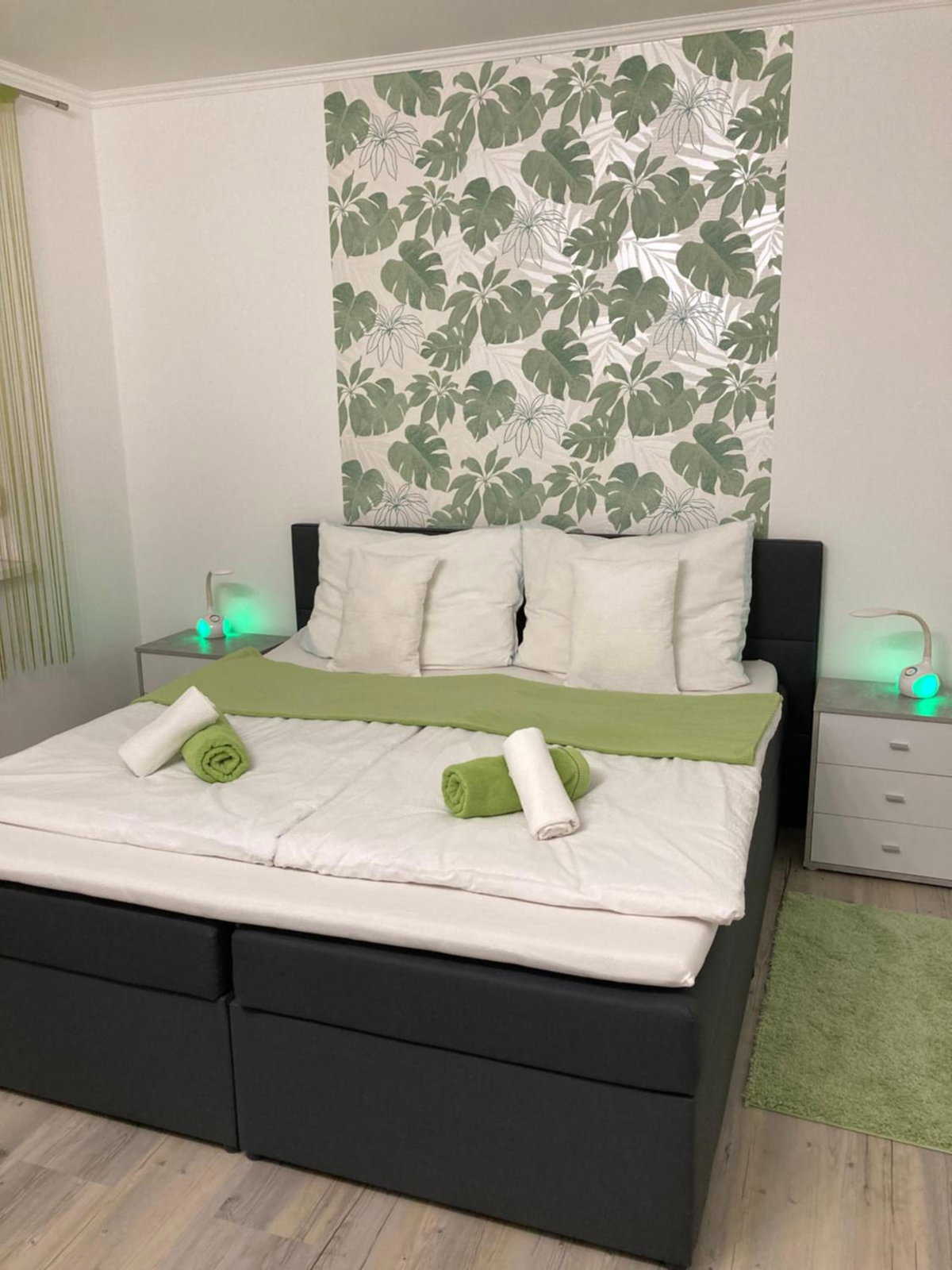 Hotel · Frézia Apartman, Makó