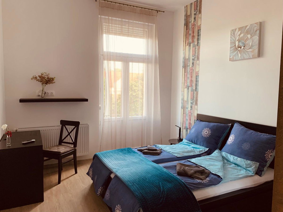 West Residence, Венгрия