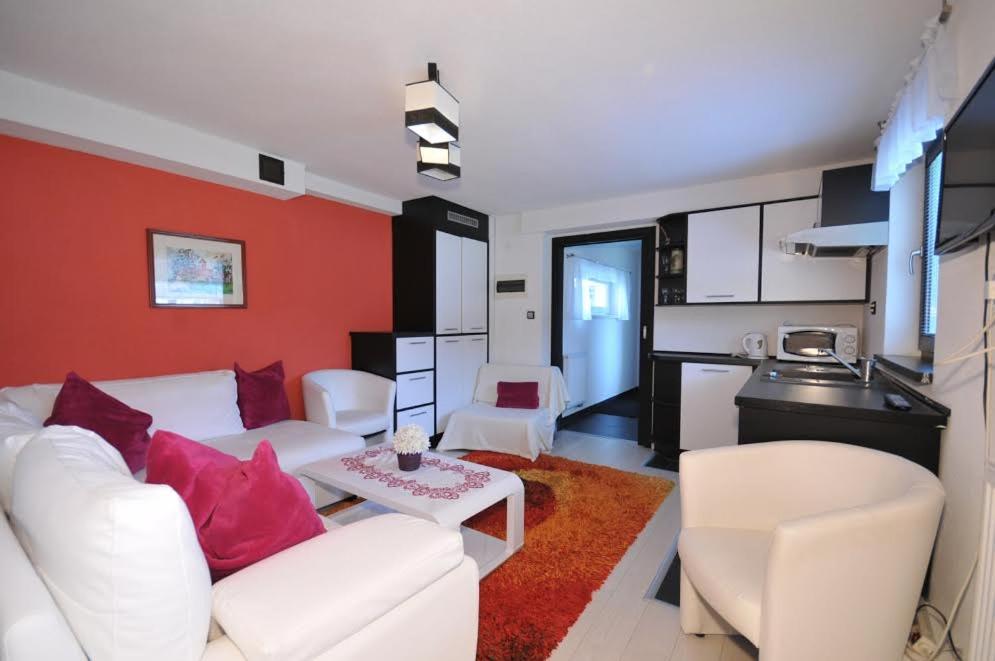 Hotel · Apartmany pod Troma Korunami, Červený Kláštor