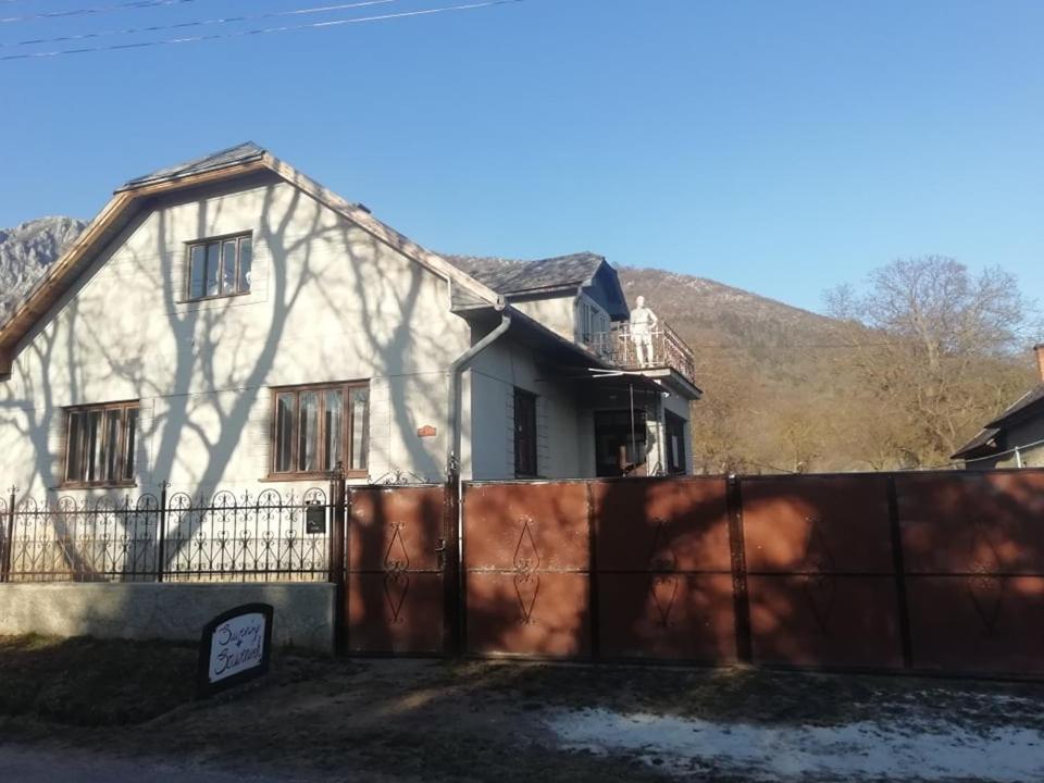 Отель · Family Apartman Szádelő - Zádiel, Zádiel