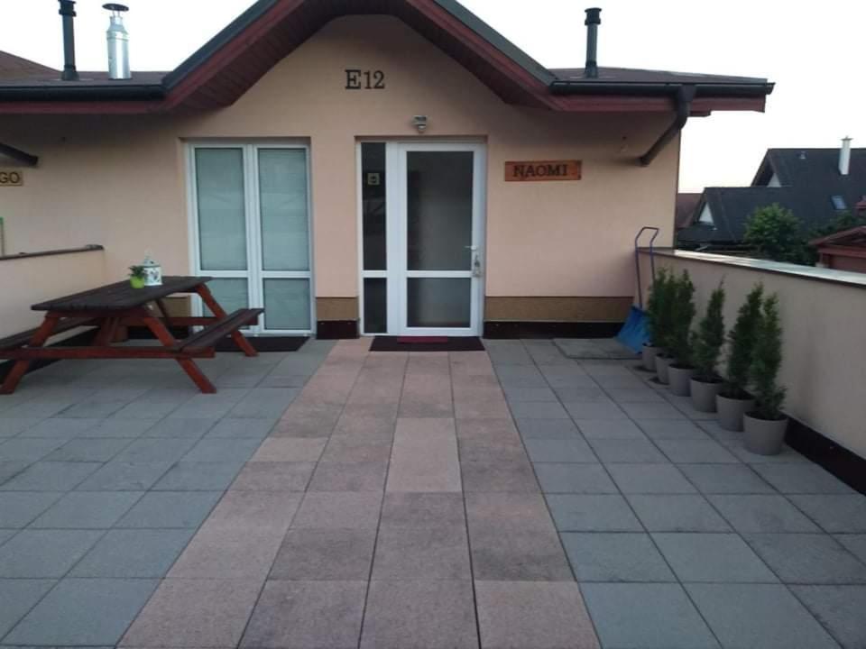 Apartman NAOMI E12, Slovakia