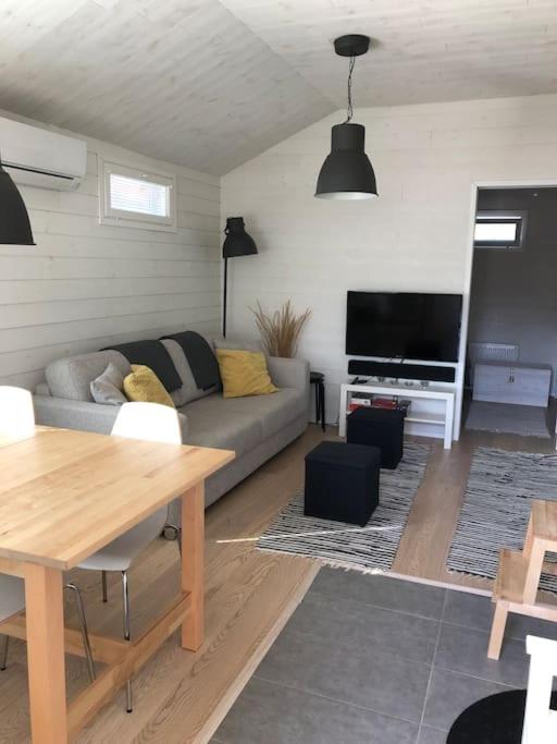 Hotel · Hailuoto Marjaniemi - Rantasumppu Cottage 2 - Sauna & Air conditioning, Hailuoto