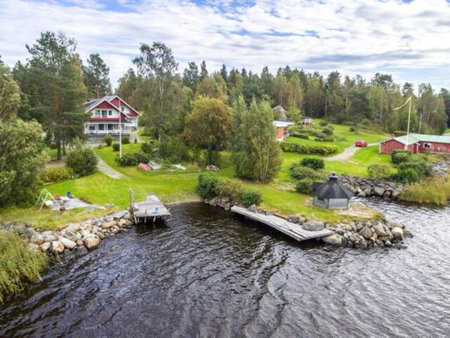 Beautiful Expansive House with Sea views, large private bedrooms available in shared house, Vaasa, Finlande