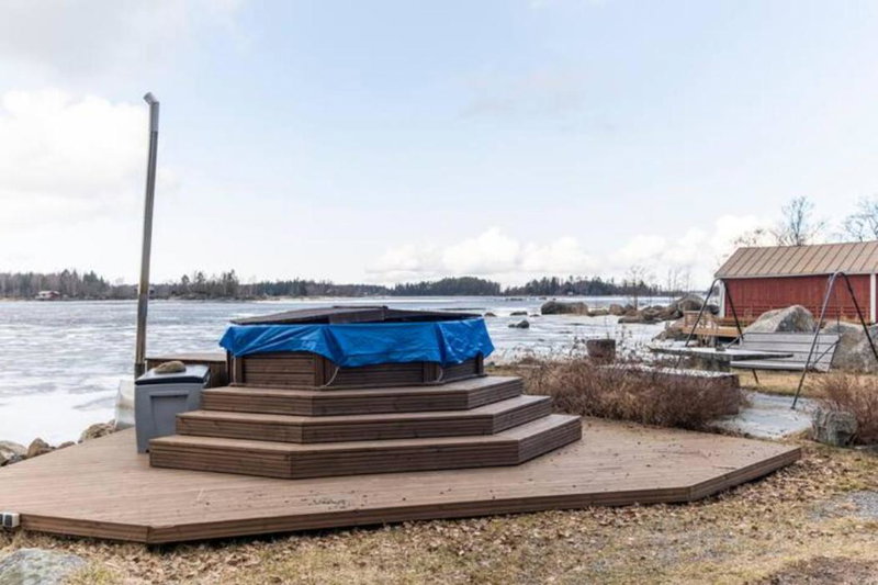 Beautiful Expansive House with Sea views, large private bedrooms available in shared house, Vaasa, Finlande