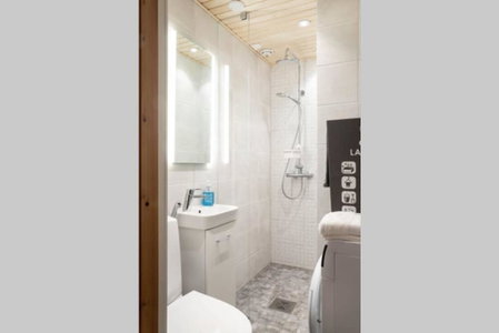 Cozy 1 Br Apt and Free parking by the Railway station, Oulu, Finland