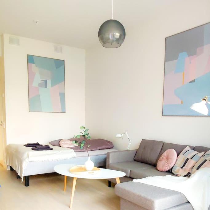 Hotel · New studio Pastel near Helsinki airport in Kivistö, Vantaa