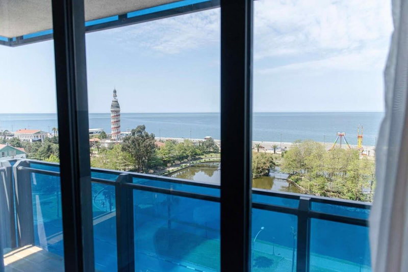 Lovely 2BR Apartment near by Sea, Batumi, Georgia