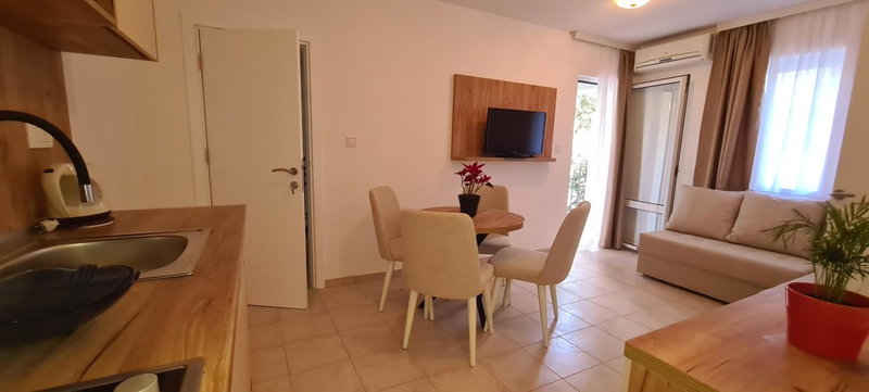 Apartments Obala B&B - Dragović, Petrovac na Moru, Montenegro