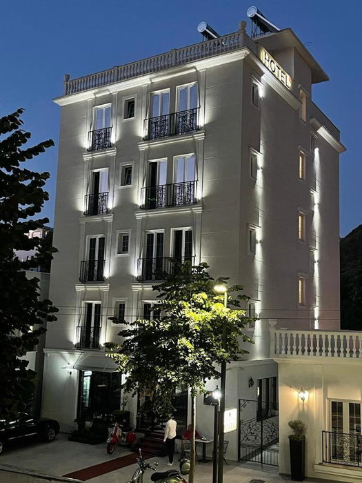 Ruby Palace, Vlorë, Albanie