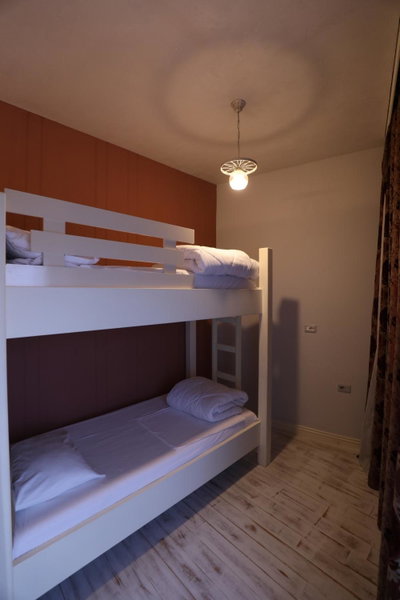 Hotel 1 Maji, Pogradec, Albanien