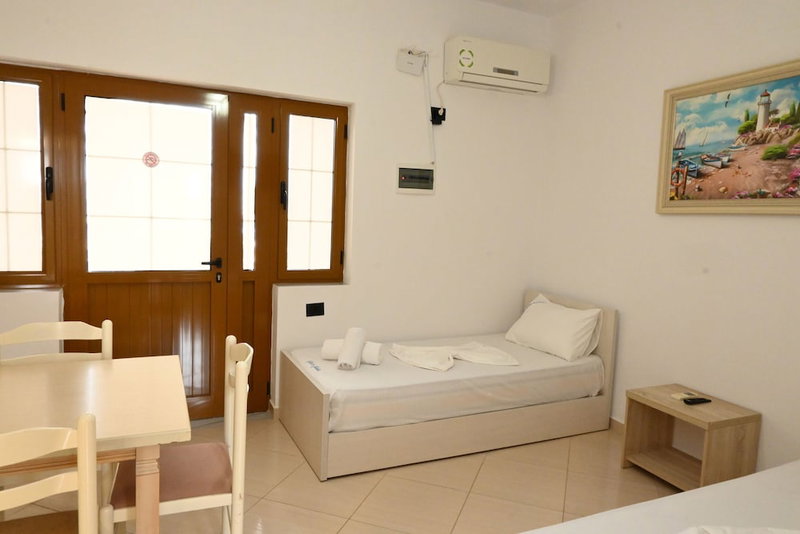 Vila La Familia, Ksamil, Албания