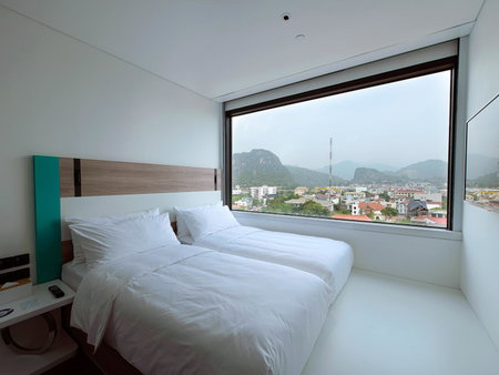 Tru by Hilton Hoa Binh City Centre, Hoa Binh, Vietnam